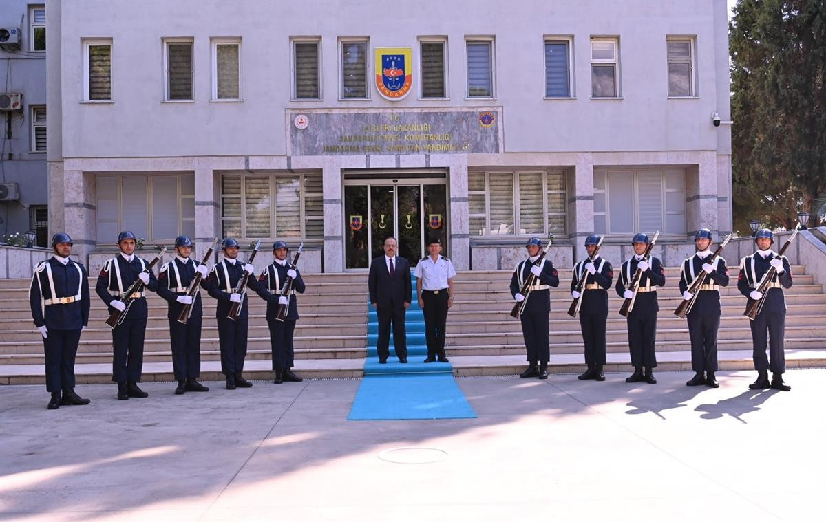 Vali Canbolat'tan Korgeneral Tanrıverdi'ye iade-i ziyaret